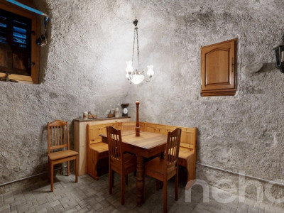 Rare ! Grande Maison villageoise rénovée avec Carnotzet image 11