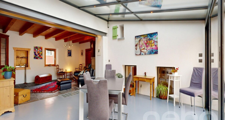 Rare ! Grande Maison villageoise rénovée avec Carnotzet image 4