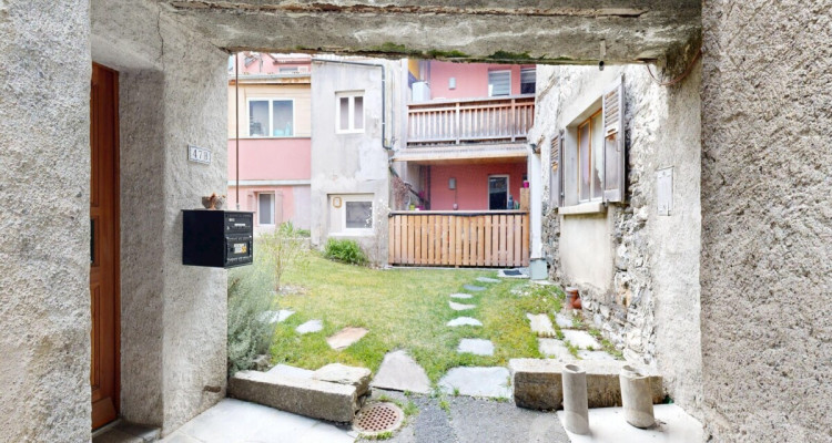 Rare ! Grande Maison villageoise rénovée avec Carnotzet image 8