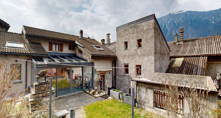 Rare ! Grande Maison villageoise rénovée avec Carnotzet image 9