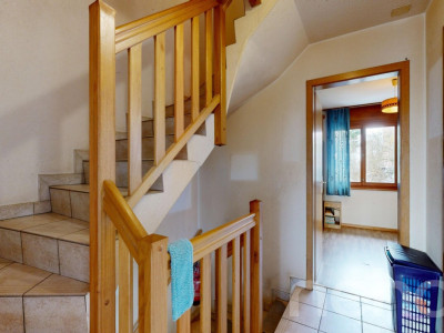 Maison mitoyenne dans un quartier familial avec jardin image 5