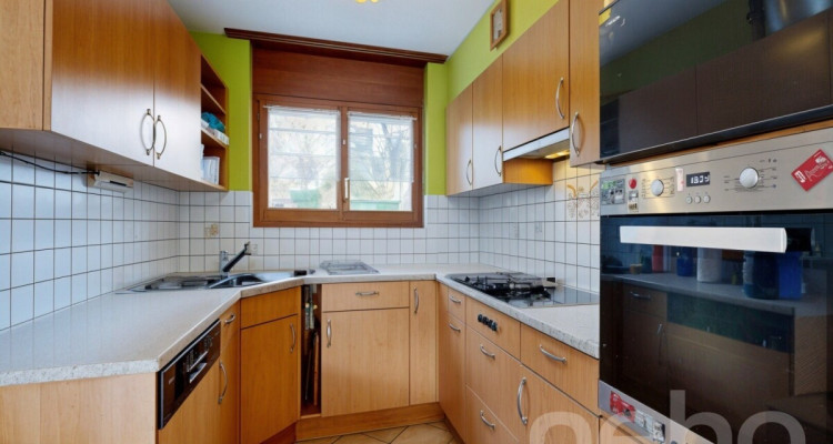 Maison mitoyenne dans un quartier familial avec jardin image 4