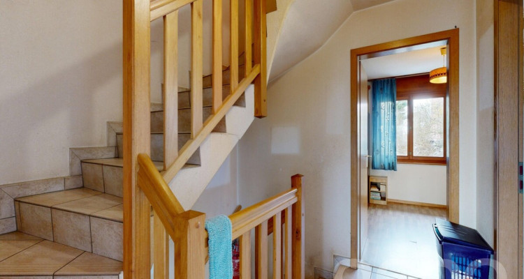 Maison mitoyenne dans un quartier familial avec jardin image 5