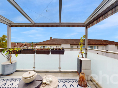 Grosszügige 6.5 Zi-Wohnung auf eigener ganzer Etage! image 1