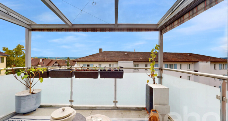 Grosszügige 6.5 Zi-Wohnung auf eigener ganzer Etage! image 1