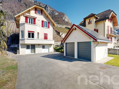 Maison à Aigle avec 2 appartements, vue dégagée et fort potentiel image 1