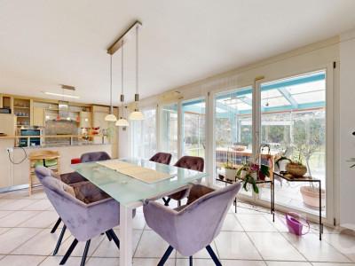 Freistehendes Einfamilienhaus mit sonnigem Garten und Wintergarten image 5