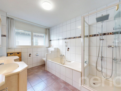 Freistehendes Einfamilienhaus mit sonnigem Garten und Wintergarten image 8