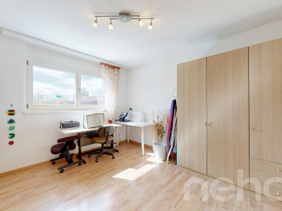 Freistehendes Einfamilienhaus mit sonnigem Garten und Wintergarten image 9