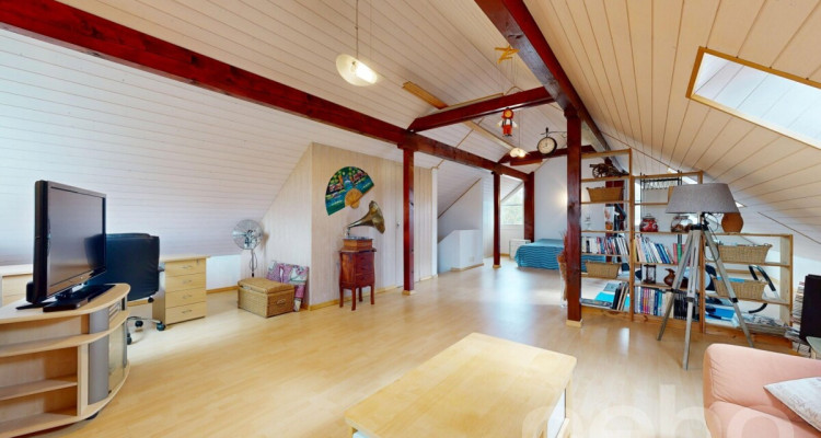 Freistehendes Einfamilienhaus mit sonnigem Garten und Wintergarten image 4