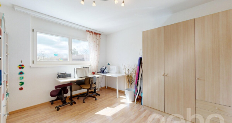 Freistehendes Einfamilienhaus mit sonnigem Garten und Wintergarten image 9