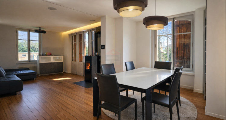 Propriété de caractère rénovée avec élégance dans un cadre exclusif image 5