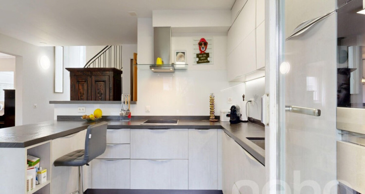 Renoviertes 5.5-Z Doppel-EFH mit grossem Garten und separater Garage image 4