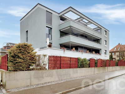 Hochwertige 4.5-Zimmerwohnung mit Wintergarten image 1