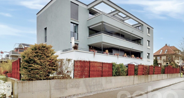 Hochwertige 4.5-Zimmerwohnung mit Wintergarten image 1