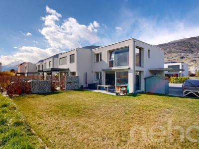 Maison mitoyenne d?exception en bout de rangée image 1