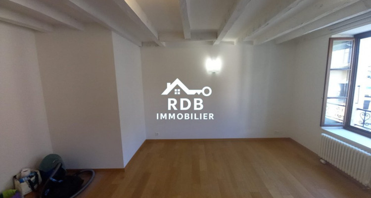 Appartement de 2,5 pièces au 1er étage sans ascenseur situé à Chêne-Bourg 1225  image 3