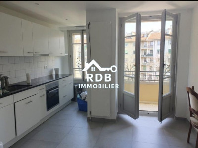 Appartement de 4,5 pièces au 4ème étage à Genève 1206 image 2