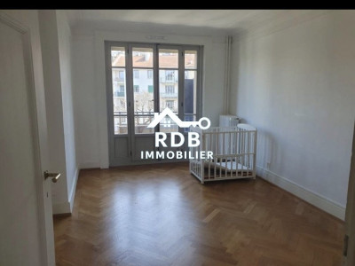 Appartement de 4,5 pièces au 4ème étage à Genève 1206 image 3