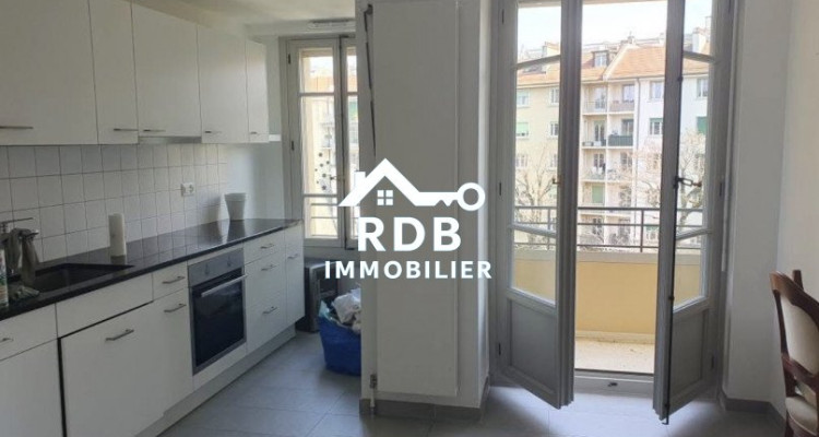 Appartement de 4,5 pièces au 4ème étage à Genève 1206 image 2