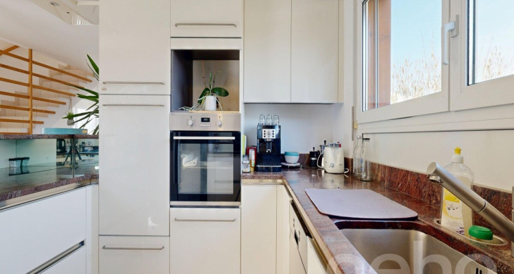 Maison familiale lumineuse avec vaste terrasse image 9