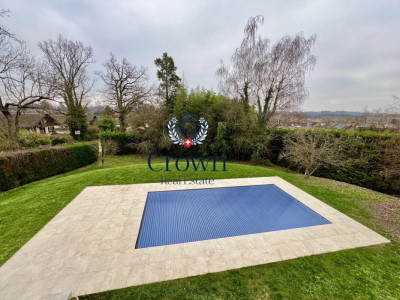 Character and volume image 11