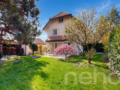 Maison jumelée avec grand jardin et volumes généreux image 1