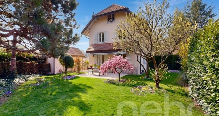 Maison jumelée avec grand jardin et volumes généreux image 1