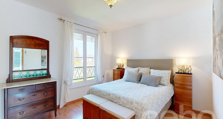 Maison jumelée avec grand jardin et volumes généreux image 8