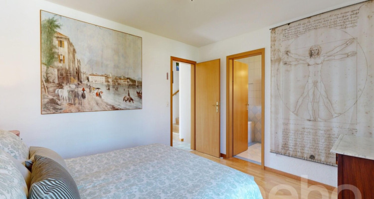 Maison jumelée avec grand jardin et volumes généreux image 9