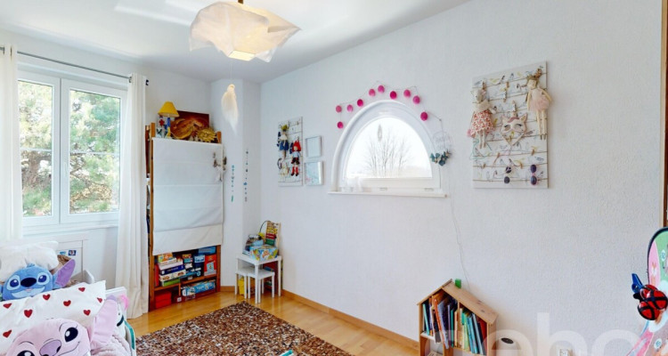 Maison jumelée avec grand jardin et volumes généreux image 11