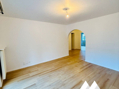 APPARTEMENT TRAVERSANT 82 M2 - 4 PCES ! HYPER-CENTRE SION  image 4