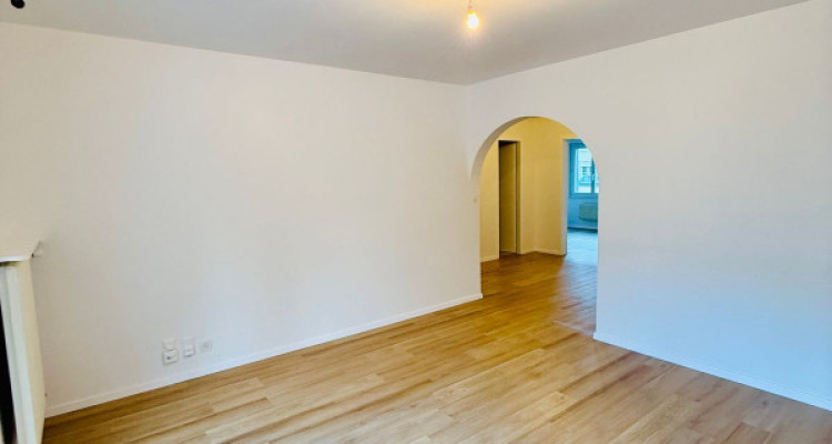 APPARTEMENT TRAVERSANT 82 M2 - 4 PCES ! HYPER-CENTRE SION  image 4