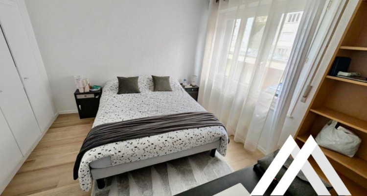 APPARTEMENT TRAVERSANT 82 M2 - 4 PCES ! HYPER-CENTRE SION  image 7