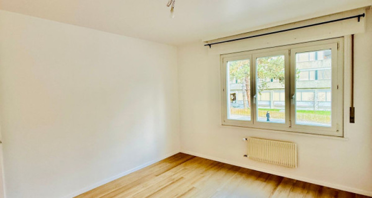 APPARTEMENT TRAVERSANT 82 M2 - 4 PCES ! HYPER-CENTRE SION  image 8