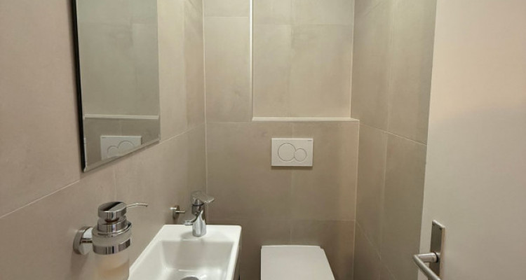 APPARTEMENT TRAVERSANT 82 M2 - 4 PCES ! HYPER-CENTRE SION  image 11