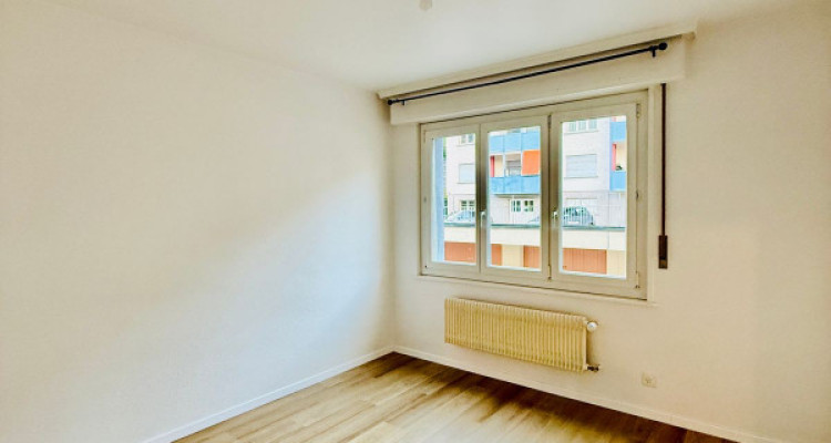 APPARTEMENT TRAVERSANT 82 M2 - 4 PCES ! HYPER-CENTRE SION  image 13