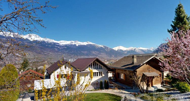 Ensemble immobilier d?exception Maison darchitecte + Raccard + locaux image 4