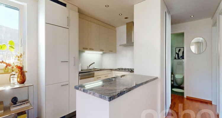 Moderne 3.5-Zimmerwohnung mit Balkon und Einstellhallenplatz image 5