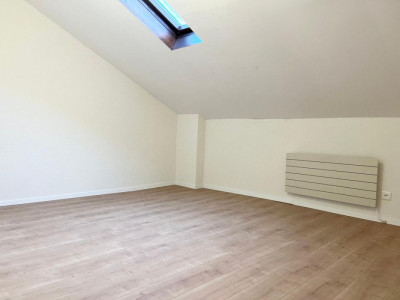 Objet rare - Ravissant triplex 4.5 pièces au coeur du vieux village de Collombey image 3