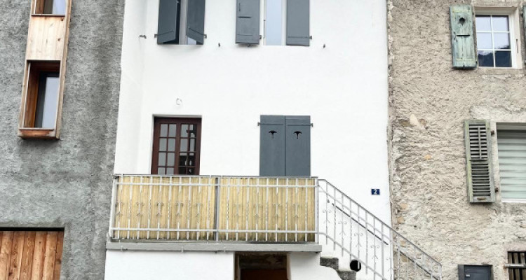 Objet rare - Ravissant triplex 4.5 pièces au coeur du vieux village de Collombey image 1