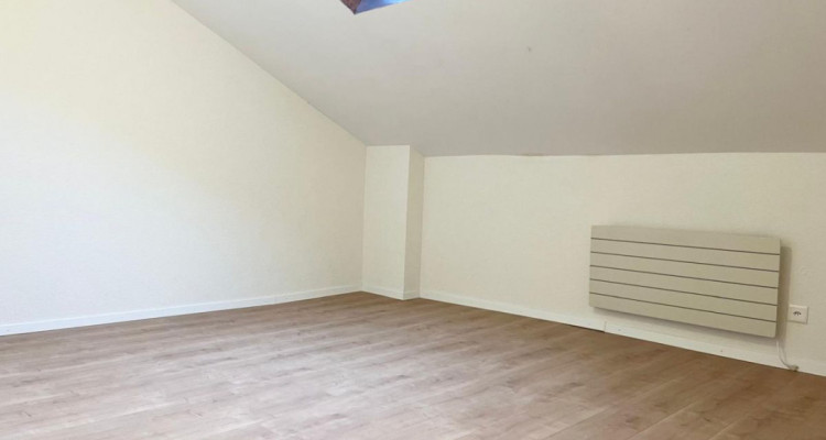 Objet rare - Ravissant triplex 4.5 pièces au coeur du vieux village de Collombey image 3