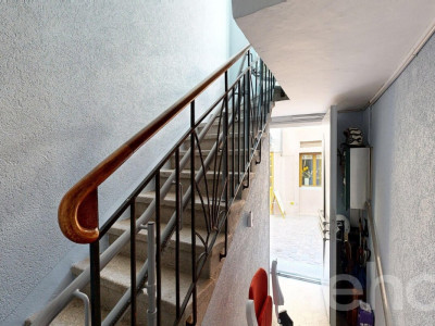 Immeuble mixte 2 Commerces + 3.5 + 8.5 en duplex image 4