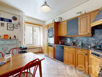 Immeuble mixte 2 Commerces + 3.5 + 8.5 en duplex image 11