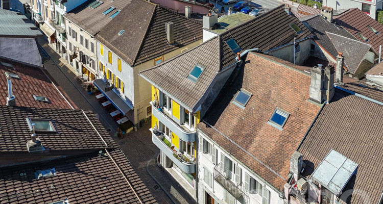 Immeuble mixte 2 Commerces + 3.5 + 8.5 en duplex image 2