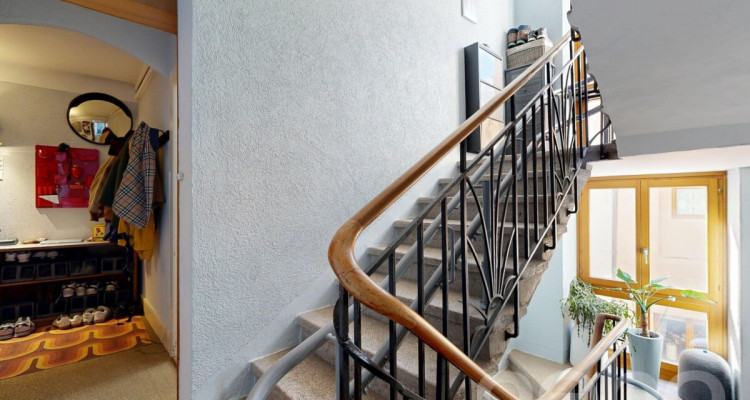 Immeuble mixte 2 Commerces + 3.5 + 8.5 en duplex image 5