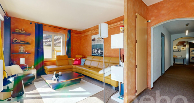 Immeuble mixte 2 Commerces + 3.5 + 8.5 en duplex image 3