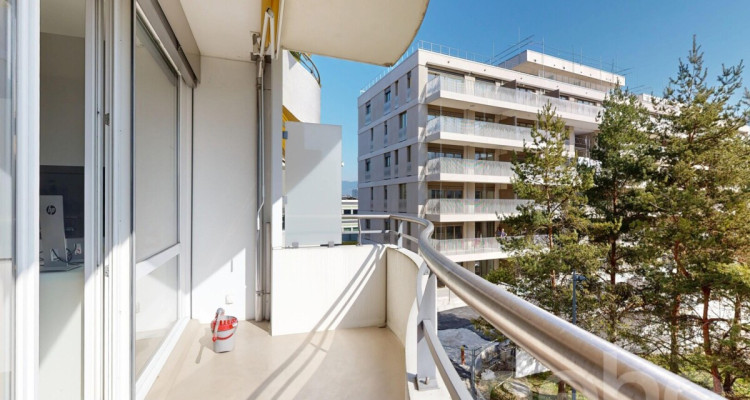 En face du parc de la résidence image 2