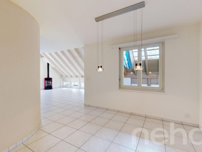 Stilvolle 4.5-Zimmer-Attika-Maisonette mit Charme und Komfort image 4