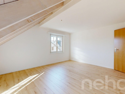 Stilvolle 4.5-Zimmer-Attika-Maisonette mit Charme und Komfort image 5